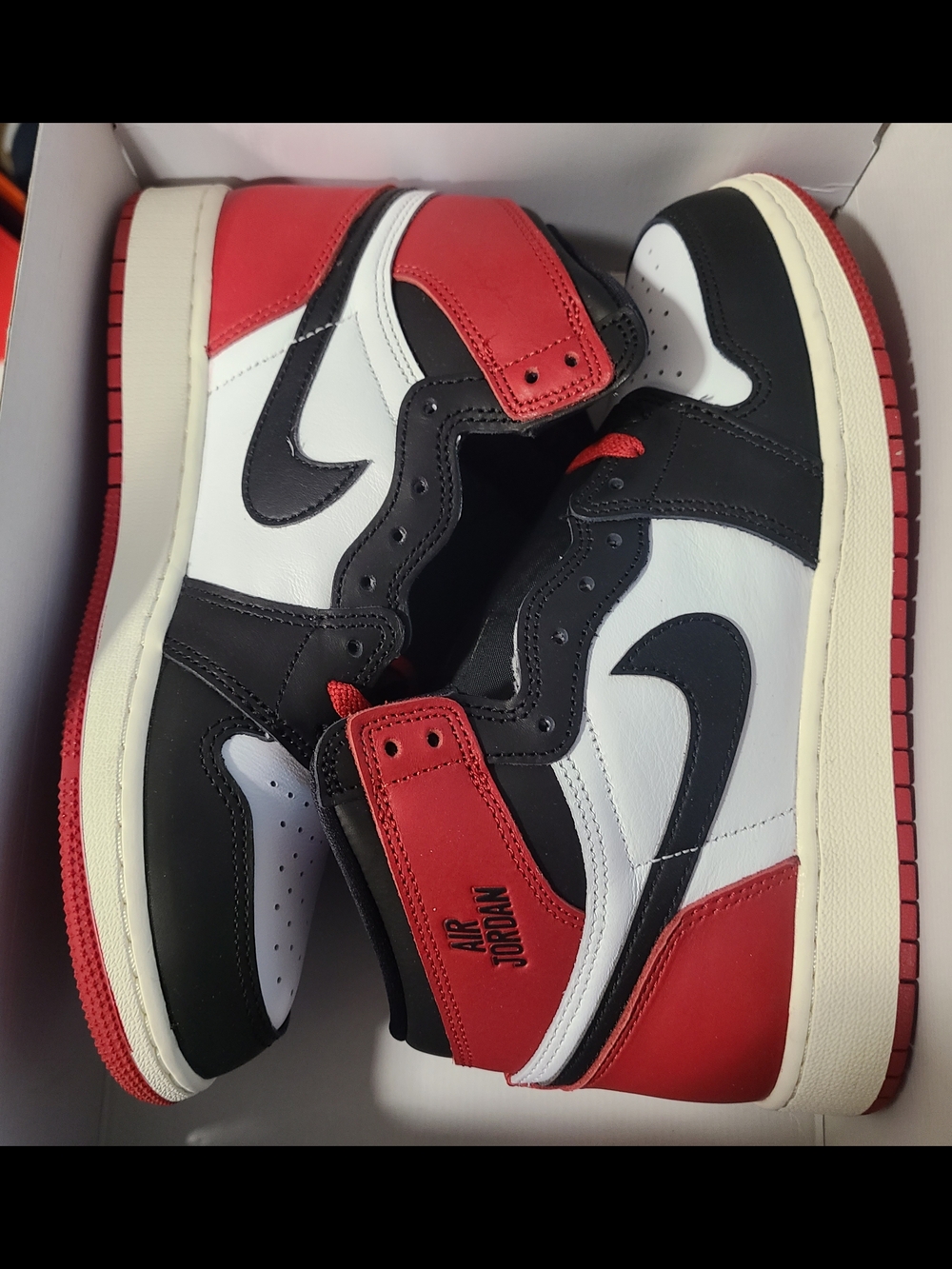 Jordan 1 Retro Kids Red Black White High-Top Sneakers 7Y